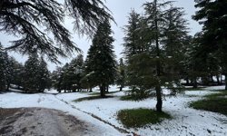 Huzurlu Yaylası'na kar yağdı