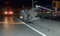 İkiye katlanan otomobilden yaralı çıktılar