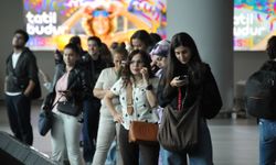 İstanbul'daki havalimanlarında dönüş yoğunluğu sürüyor