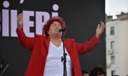 İzmir'de 1 Mayıs Emek ve Dayanışma Günü kutlandı