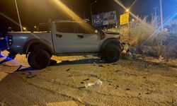 Kamyonetle motosiklet çarpıştı; 1 ölü, 1 ağır yaralı