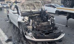 Kartal'da 4 aracın karıştığı zincirleme kaza: 5 yaralı