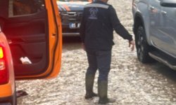 Kaval Deresi taştı, köy yolu ulaşıma kapandı
