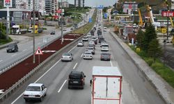 'Kilit kavşak' Kırıkkale'de, bayram trafiği yoğunluğu devam ediyor