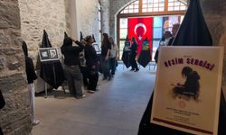 Liseli Zeynep'in kara kalem çalışmaları kent müzesinde sergileniyor