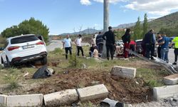 Malatya'da iki otomobil, kavşakta çarpıştı: 3 yaralı