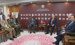 Milli Savunma Bakanı Yaşar Güler, Somali Savunma Bakanı Ahmed Fiqi ile görüştü