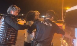 Müdahale ettikleri kadının çocukları tarafından rehin tutulan sağlık görevlilerini polis kurtardı