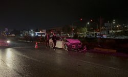 Niğde'de iki otomobil çarpıştı: 2'si ağır 4 yaralı
