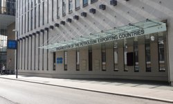 OPEC+ üyesi 7 ülke, haziranda petrol üretimini artıracak