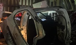 Ordu'da otomobil iş yerine girdi: 2 yaralı