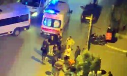 Otomobille çarpışan motosikletin sürücüsü yaralandı; kaza kamerada