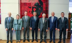 Özgür Özel, Rahmi Koç ve Ali Koç'u kabul etti