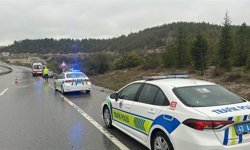 Porsuk Çayı'na düşen otomobilin sürücüsü ağır yaralandı, yanındaki eşi öldü