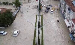 Samsun'da sağanak sele dönüştü