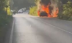 Sarıyer'de seyir halindeki otomobil alev alev yandı