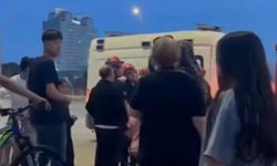 Seyhan Nehri'e düşen kadını tekneyle açılan vatandaşlar kurtardı