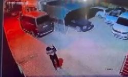 Silahı önce tutukluk yaptı, ardından eve 2 el ateş etti; o anlar kamerada