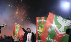 Süper Lig'e yükselen Amed Sportif Faaliyetler, Diyarbakır'da coşkuyla karşılandı