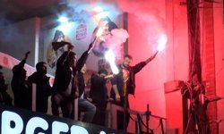 Taksim Meydanı'nda şampiyonluk kutlamasında kavga: 1 yaralı
