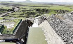 Tam doluluğa ulaşan Patnos Barajı'nda kapaklar açıldı