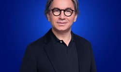 Turkcell'in yeni reklam filminde direksiyonun başına Ata Demirer geçiyor
