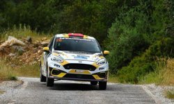 Türkiye'nin ilk engelli kadın ralli pilotundan Bodrum Rallisi'nde çifte derece