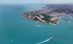 Turkuaz renge bürünen İstanbul Boğazı havadan görüntülendi
