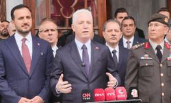 Vali Gül fethin 573'üncü yıl dönümünde Fatih Sultan Mehmet'in türbesini ziyaret etti
