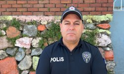 Zonguldak'ta okulda görevli polis, çocuklarla ip atladı