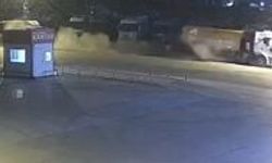 Ankara'da otomobil kamyona çarptı; kaza kamerada: 3 ölü, 1 yaralı
