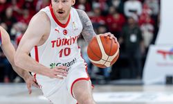 Antalya'ya giden A Milli Erkek Basketbol Takımı'nda Onuralp kadrodan çıkarıldı