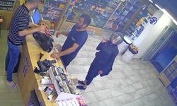 Avcılar'da kadın muhtarlardan 'elle yardım isteme işareti' için farkındalık çalışması