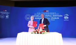 Bakan Göktaş, KKTC'de konuştu: Dijital ağları küresel dev tekellerin hakimiyetine terk edemeyiz
