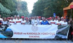 Bakan Tekin Sakarya'da öğretmenlerle ormanda yürüyüşe katıldı