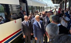 Bakan Uraloğlu: Halkalı-Kapıkule Hızlı Tren Hattı'nı bu yıl bitmeden işletmeye almayı hedefliyoruz (2)