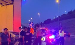 Bakırköy'de hafif ticari araç ile otomobil çarpıştı: 5 yaralı