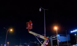 Bakırköy'de motosiklet aydınlatma direğine çarptı: 2 ölü