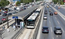 Beylikdüzü'nde metrobüste 'yan bakma' kavgası: 1 ölü