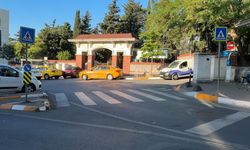 Beyoğlu'nda minibüsün çarptığı yaya hayatını kaybetti; kaza kamerada