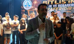 Bitlis Spor şampiyonluğu taraftarlarıyla kutladı