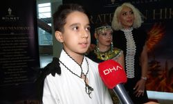 Bursa'da Bilnet Okullarından yaklaşık 400 öğrenci 'Bir Ateş, Bin Hikaye' gösterisi için sahne aldı