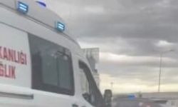 Büyükçekmece'de D-100'de elinde bıçakla polisi harekete geçirdi; trafik yoğunluğu oluştu