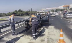 Büyükçekme'de 2 servis minibüsü ve bir otomobilin karıştığı kazada 4 kişi yaralandı -1