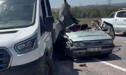 Çanakkale'de otomobil kamyonete arkadan çarptı: 4 yaralı