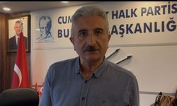 CHP Bursa'da partililer bina girişine sandalyelerle barikat kurdu