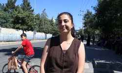 Diyarbakır'da AYT heyecanı; aileler okul önlerinde bekledi