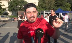 Dolmabahçe'de milli maç heyecanı dev ekranda yaşandı