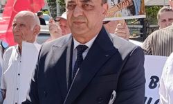 Edirne'de Yunanistan Konsolosluğu önüne 'Çamerya soykırımını unutmadık' yazılı çelenk bıraktılar