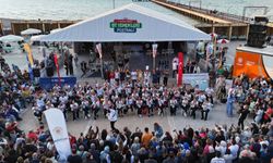 Farklı mesleklerden kadınlar, darbuka ritminde buluştu
